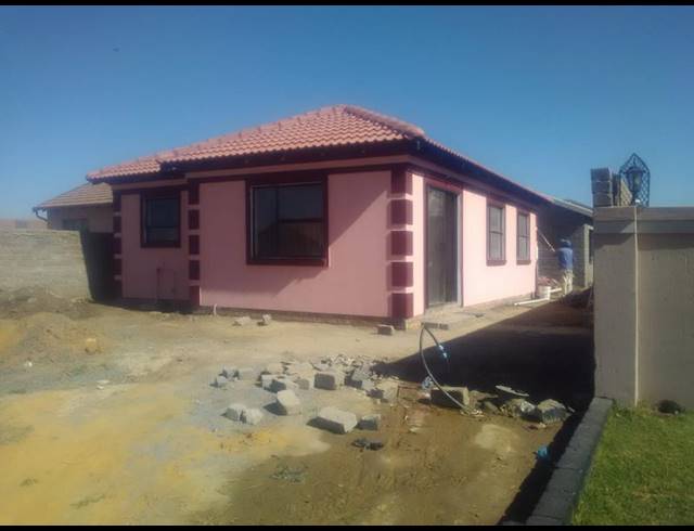2 BEDROOM HOUSE FOR SALE IN RIVERSDALE